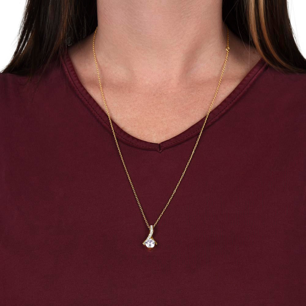 Alluring Beauty Necklace – She'll Think You Finally Grew Taste