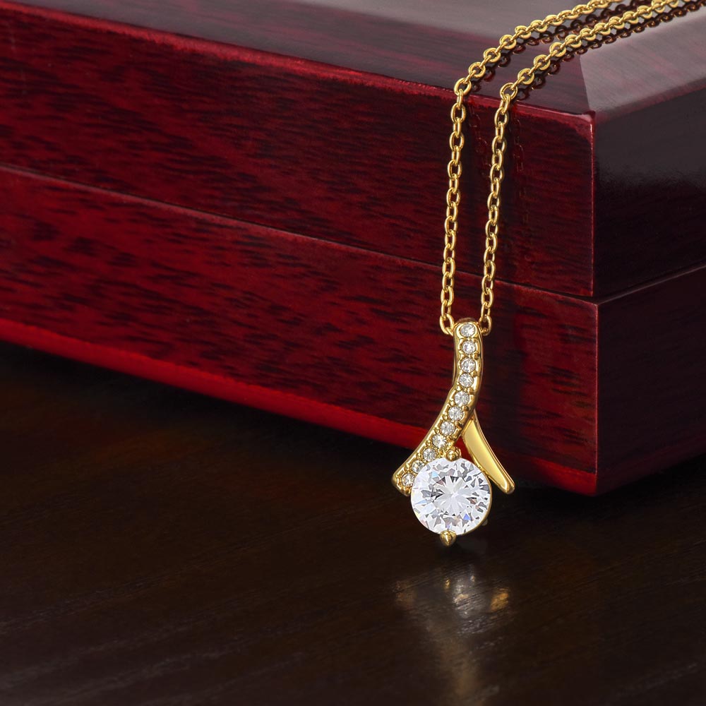 Alluring Beauty Necklace – She'll Think You Finally Grew Taste